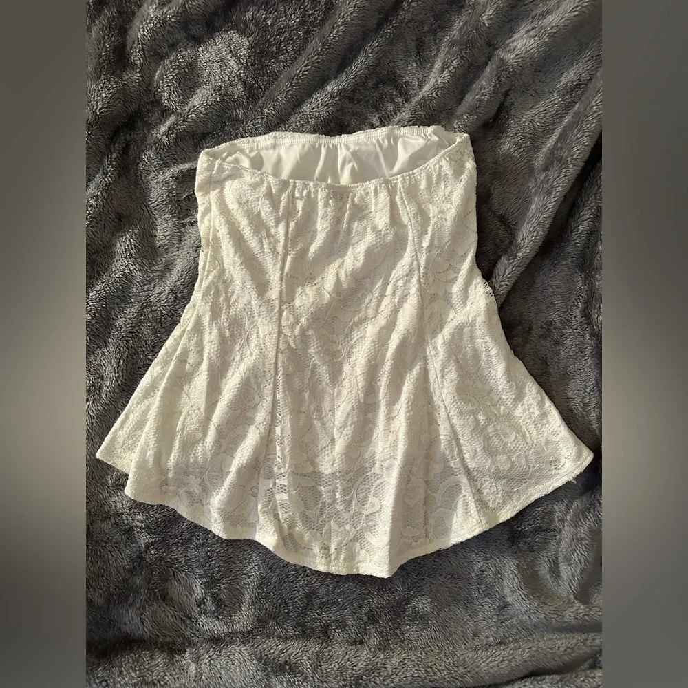 White Lace Ruffle Top - Picture 2 of 2